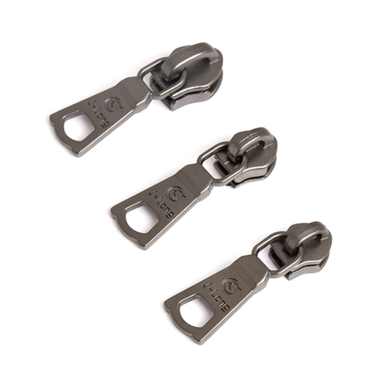 cp company zipper pull